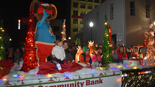 Christmas parade rolls (Gallery 4) - The Andalusia Star-News | The ...