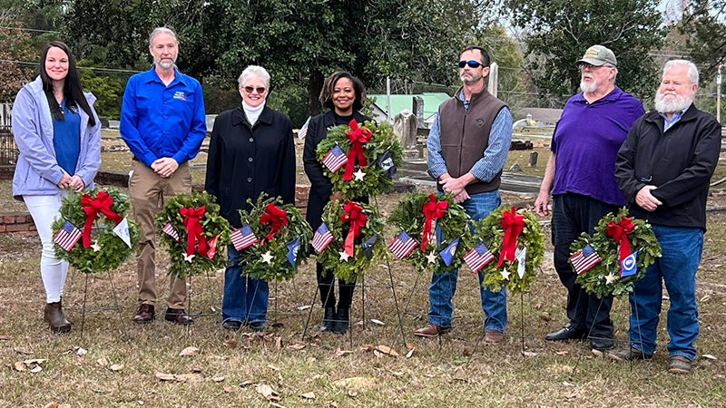 DAR chapter plans second ‘Wreaths Across America’